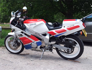 yamaha fzr600 3he